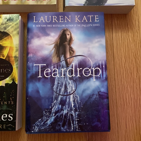 Books!! 7$ each or $25 for bundle!! - Picture 6 of 6